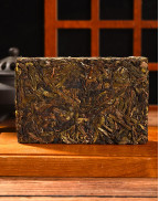 Thé Pu-erh mûr aux feuilles dorées Ba Da Shan