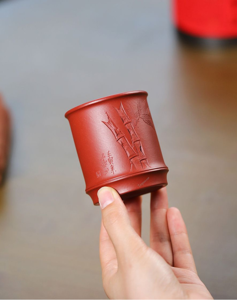 Tasse à thé de calligraphie chinoise Yixing Duan Ni