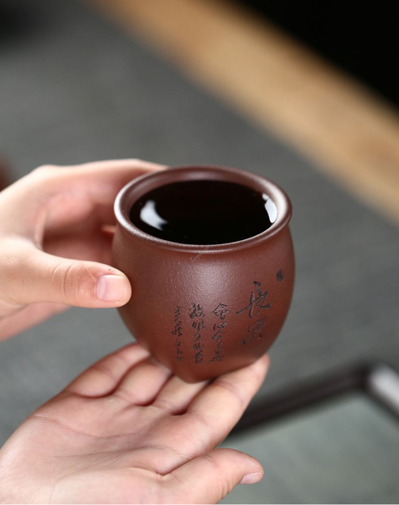 Tasse à thé du bonheur éternel en argile violette faite à la main