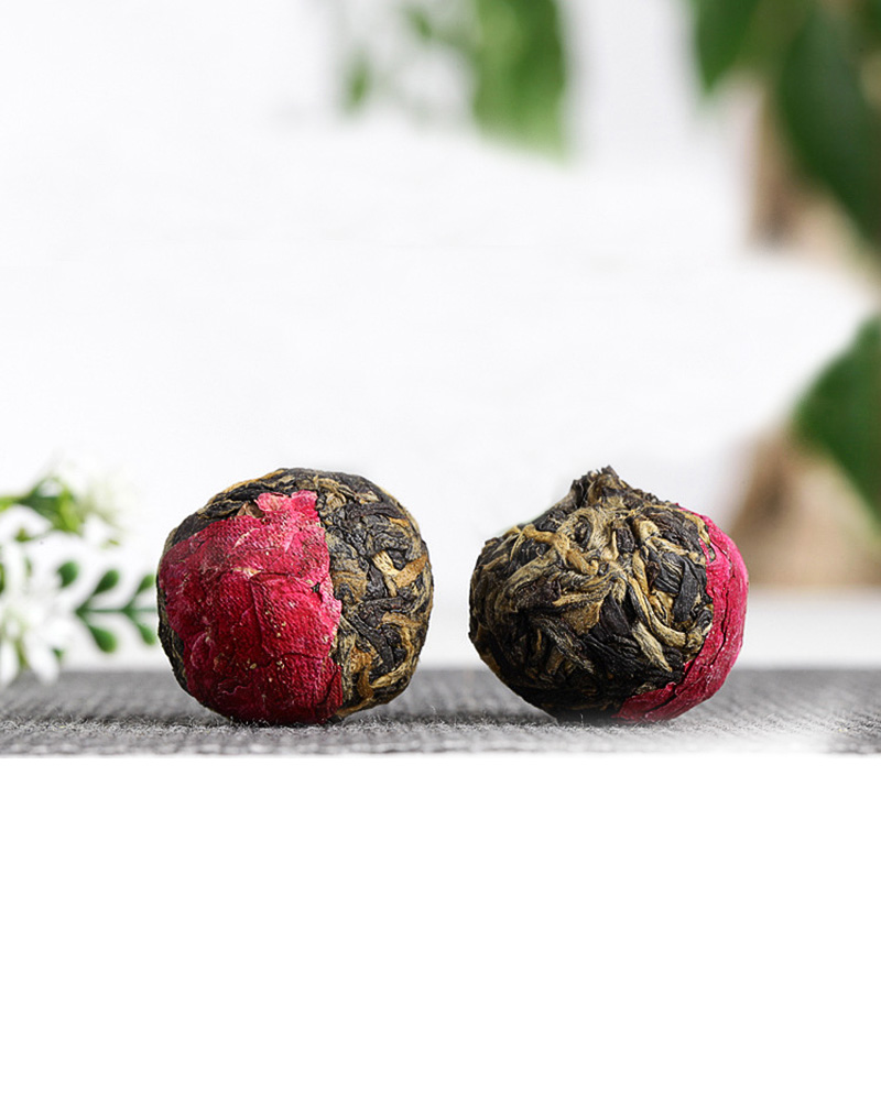 Thé noir à la rose et aux perles du dragon Fengqing