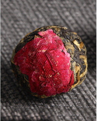 Thé noir à la rose et aux perles du dragon Fengqing Thé noir à la rose et aux perles du dragon Fengqing