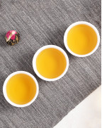 Thé noir à la rose et aux perles du dragon Fengqing