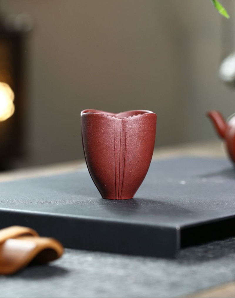Tasse parfumée au thé à l'argile violette pétale de lotus
