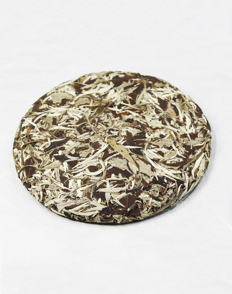 Gâteau au thé blanc au clair de lune (Yue Guang Bai)