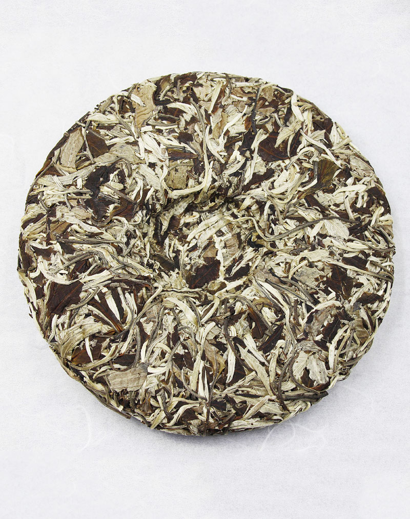 Gâteau au thé blanc au clair de lune (Yue Guang Bai)