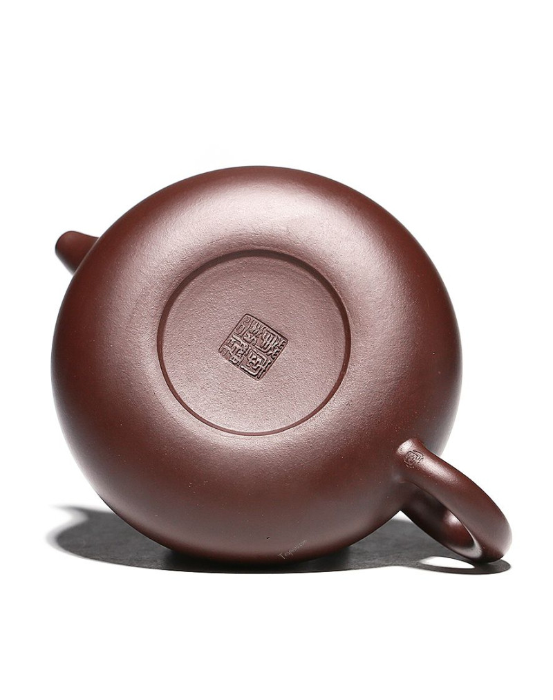Théière en argile violette à large couvercle et ventre plat