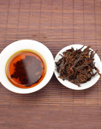 Thé noir floral du Yunnan biologique