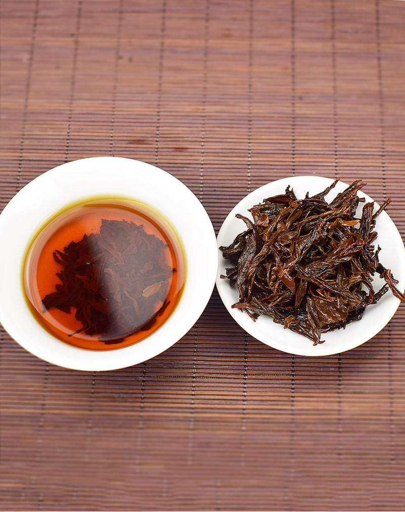 Thé noir floral du Yunnan biologique