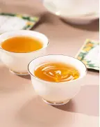 Thé blanc aux écorces de mandarine (Chenpi)