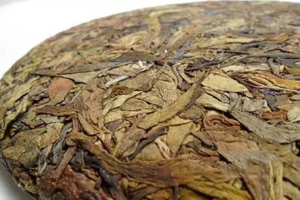Gâteau au thé puerh Huang pian (feuilles d'or)