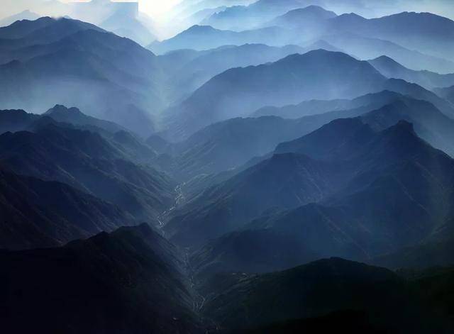 Le village de Tongmuguan est situé dans une vallée en forme de V Le village de Tongmuguan est situé dans une vallée en forme de V